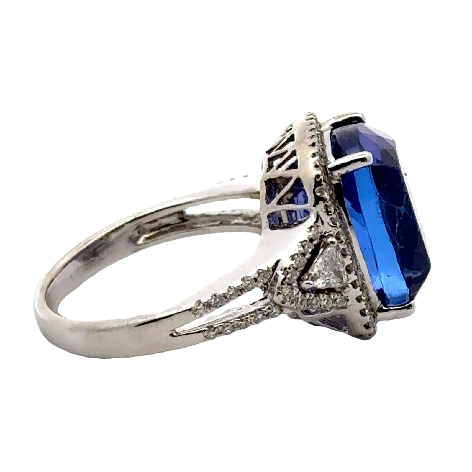 Tanzanite Diamond 18 Karat White Gold Modern Cocktail Ring