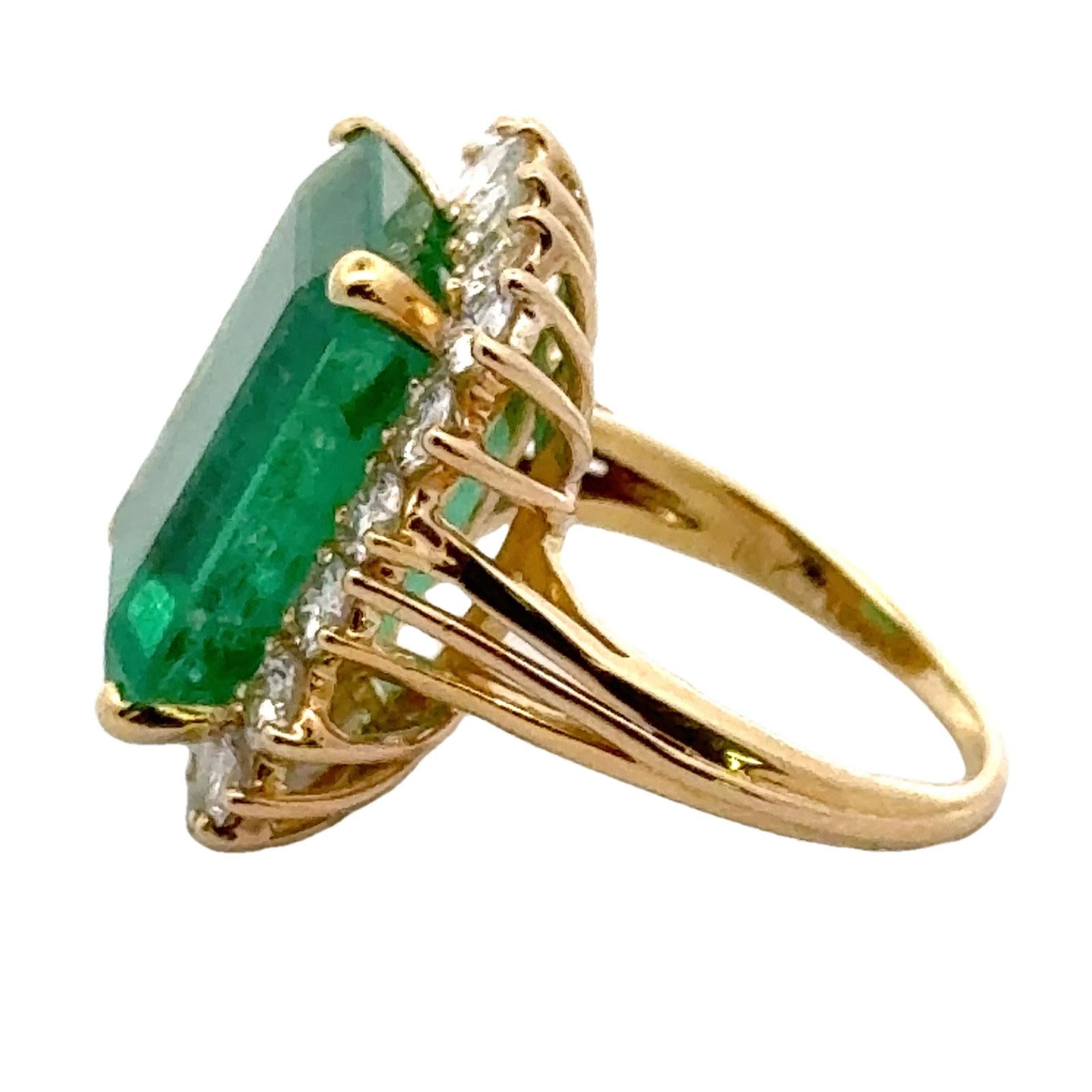 12-Carat Emerald Diamond 18 Karat Yellow Gold Vintage Cocktail Ring