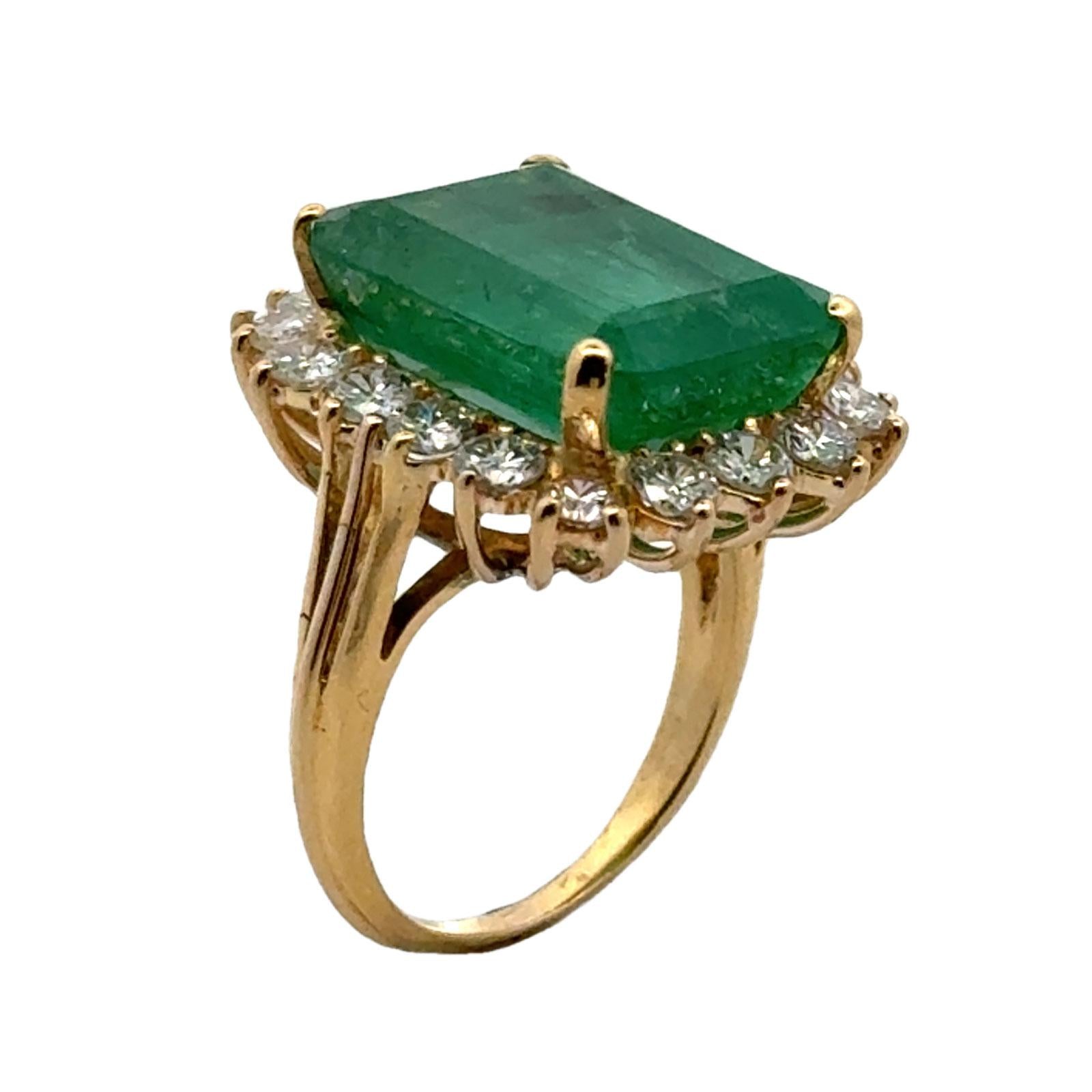 12-Carat Emerald Diamond 18 Karat Yellow Gold Vintage Cocktail Ring