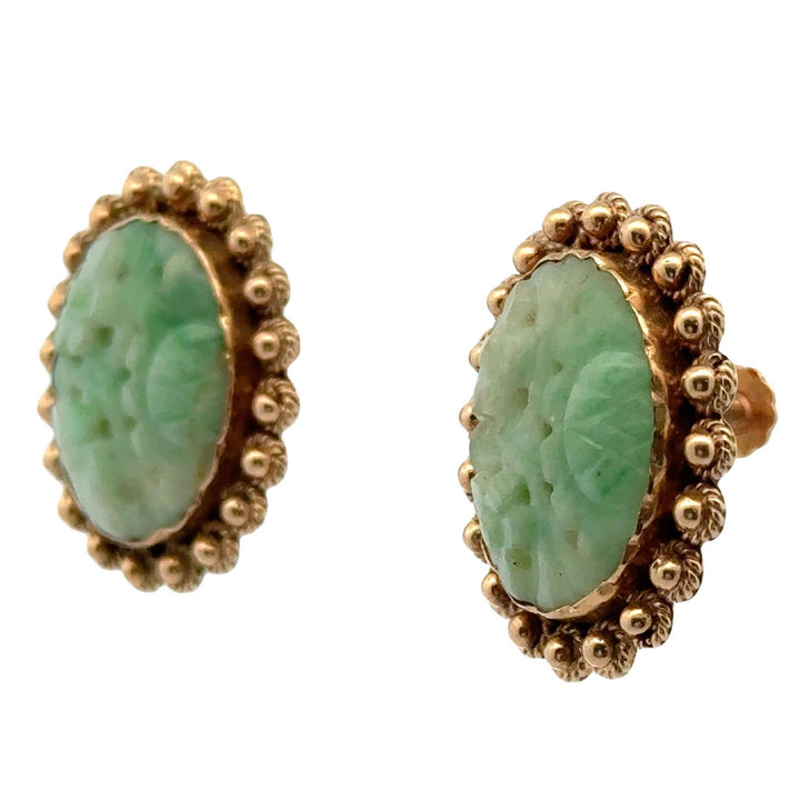 Mid-20th Century Carved Jade 14 Karat Yellow Gold Screw-Back Clip Earrings