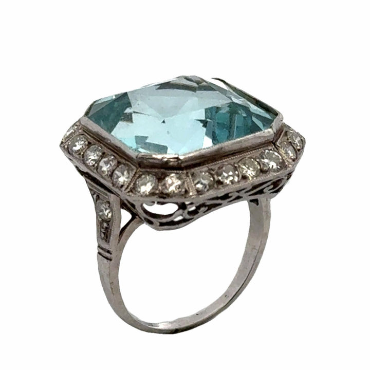 Mid-20th Century Aquamarine Diamond Platinum Cocktail Ring