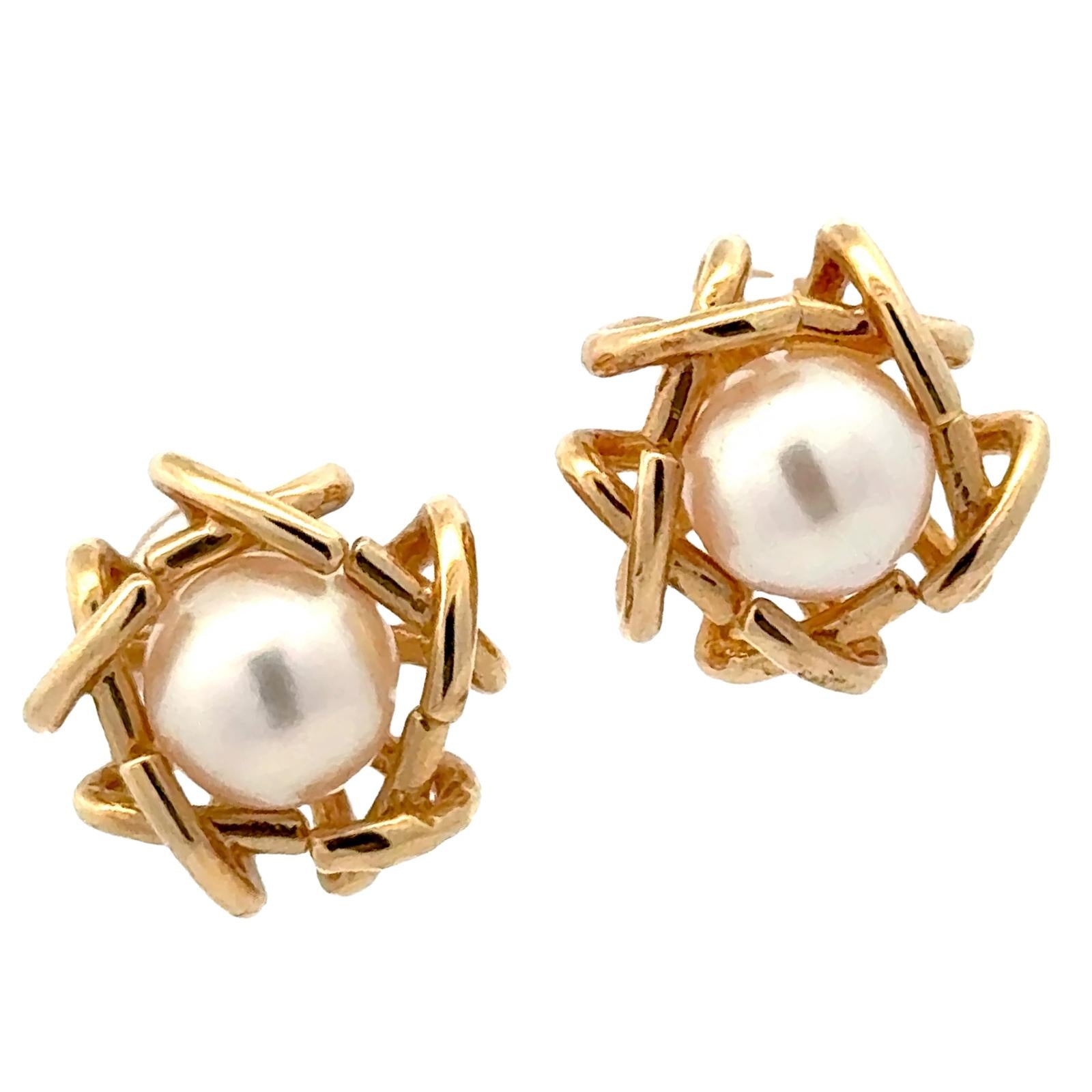 Cultured Pearl 14 Karat Yellow Gold Stud Circular Earrings