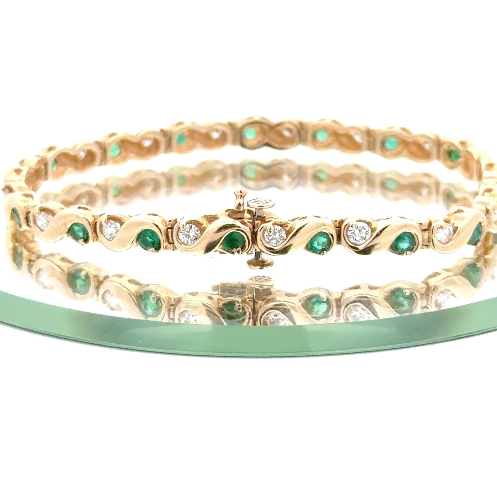 Emerald Diamond 14 Karat Yellow Gold Link 7 Inch Bracelet