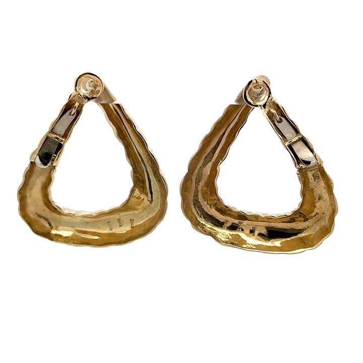 Late-20th Century 18 Karat Yellow Gold Ribbed Triangular Leverback Earrings