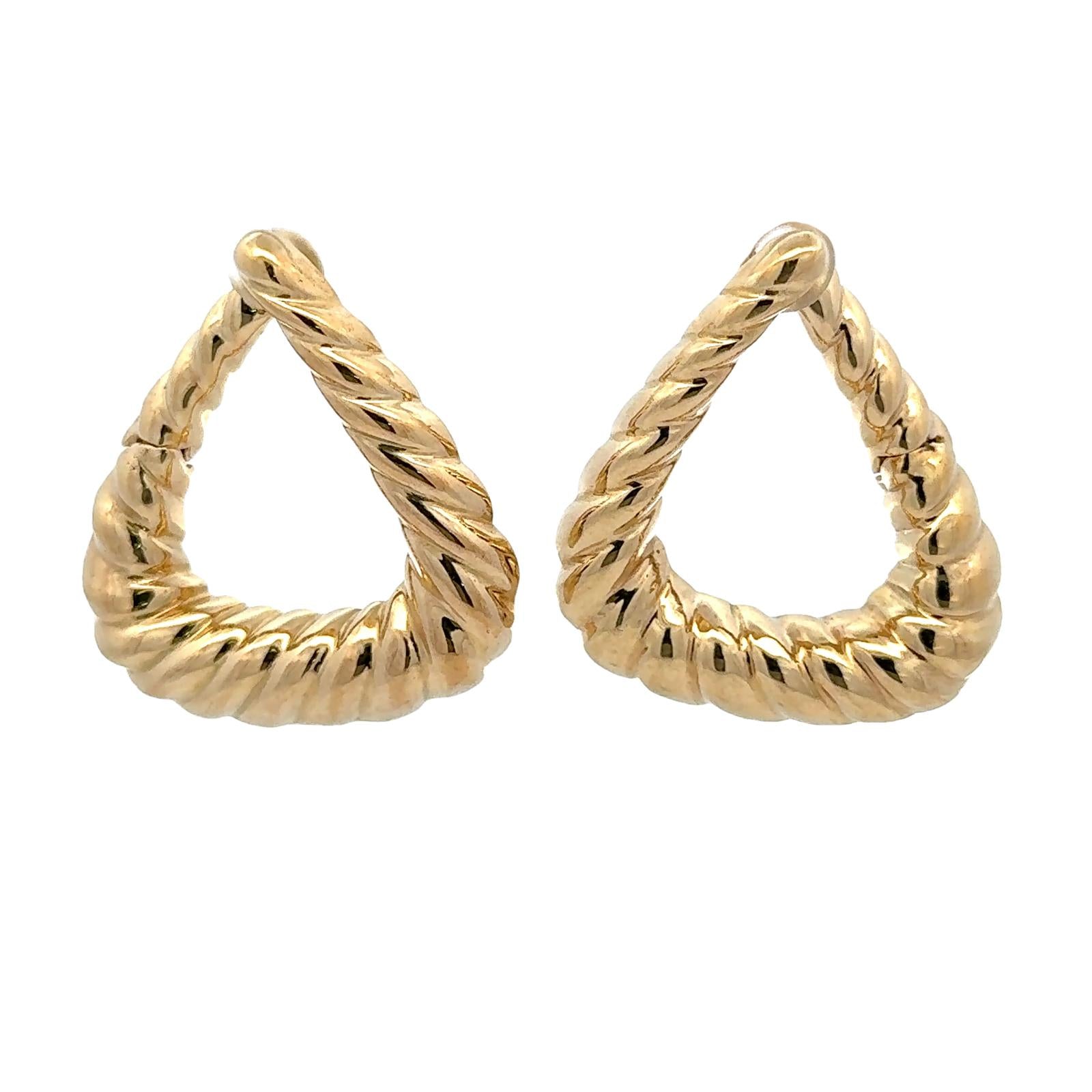 Late-20th Century 18 Karat Yellow Gold Ribbed Triangular Leverback Earrings