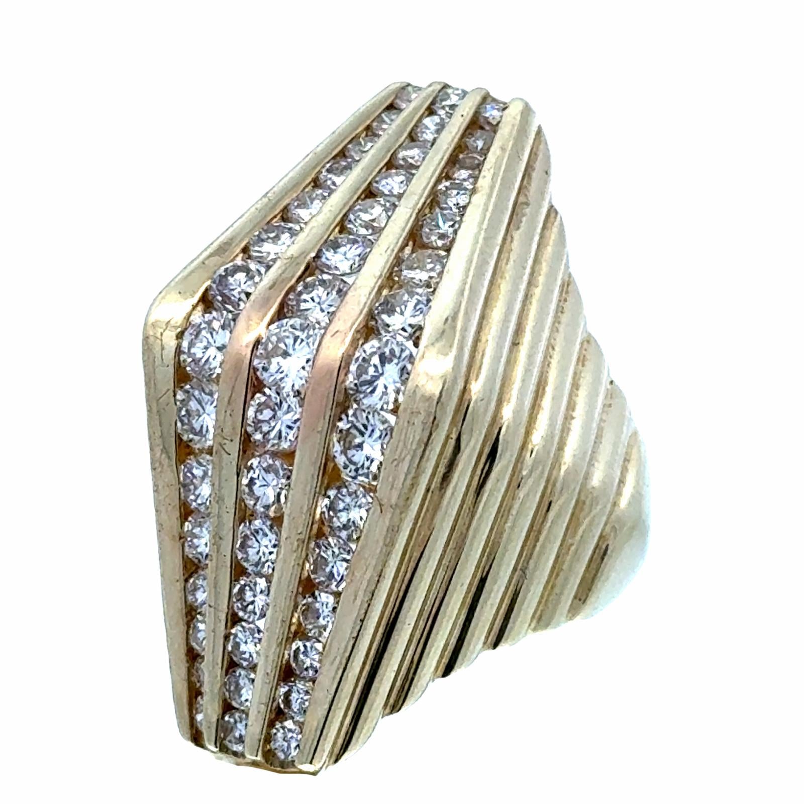 Late-20th Century Diamond Ribbed 14K Yellow Gold Vintage Pyramid Cocktail Ring