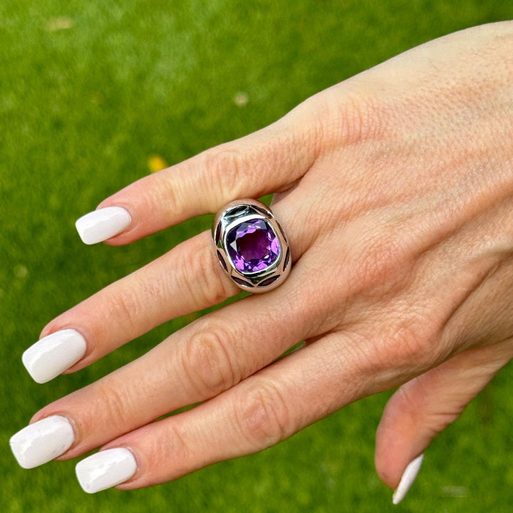 Amethyst Iolite 18 Karat White Gold Modern Fashion Ring