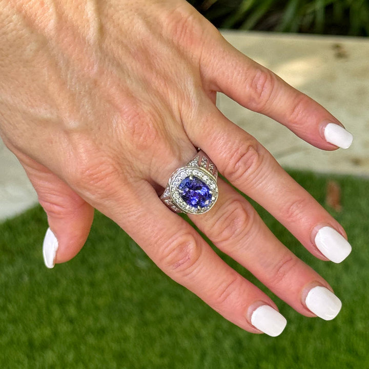 6-Carat Oval Tanzanite Diamond 18 Karat White Gold Cocktail Ring