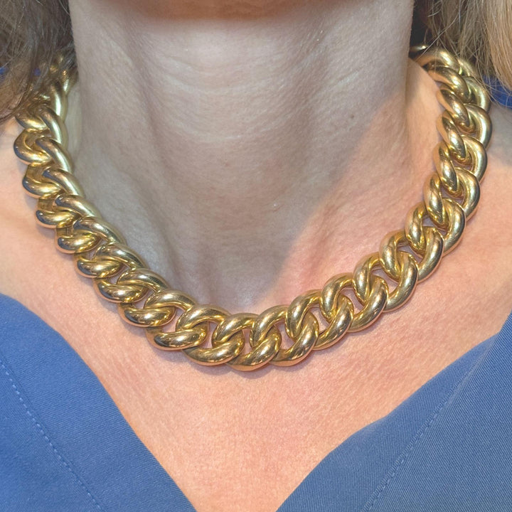 1980's Italian 14 Karat Yellow Gold Curb Link Choker Necklace 16.5 Inches.