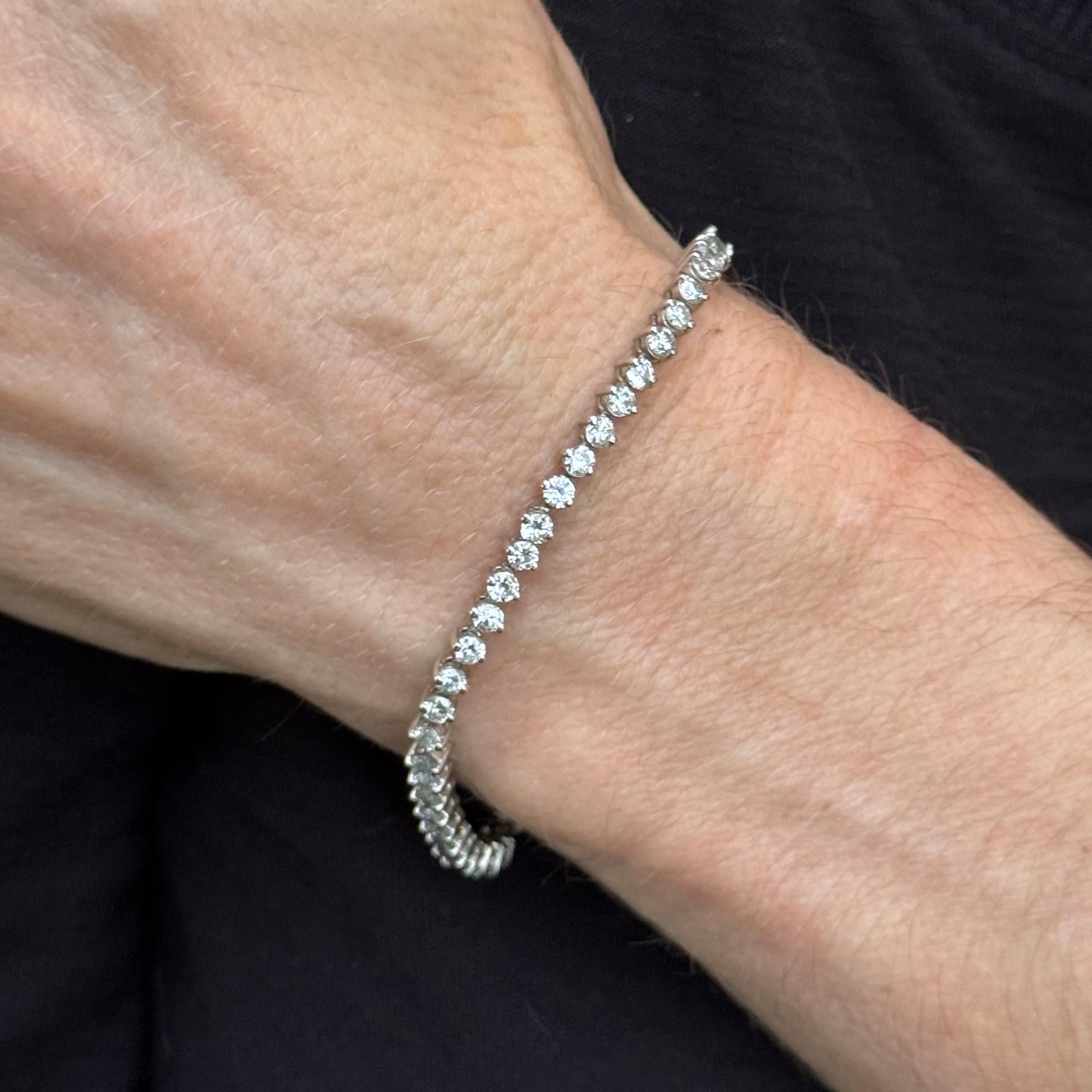 3.30 CTW Diamond 18 Karat White Gold Tennis Bracelet