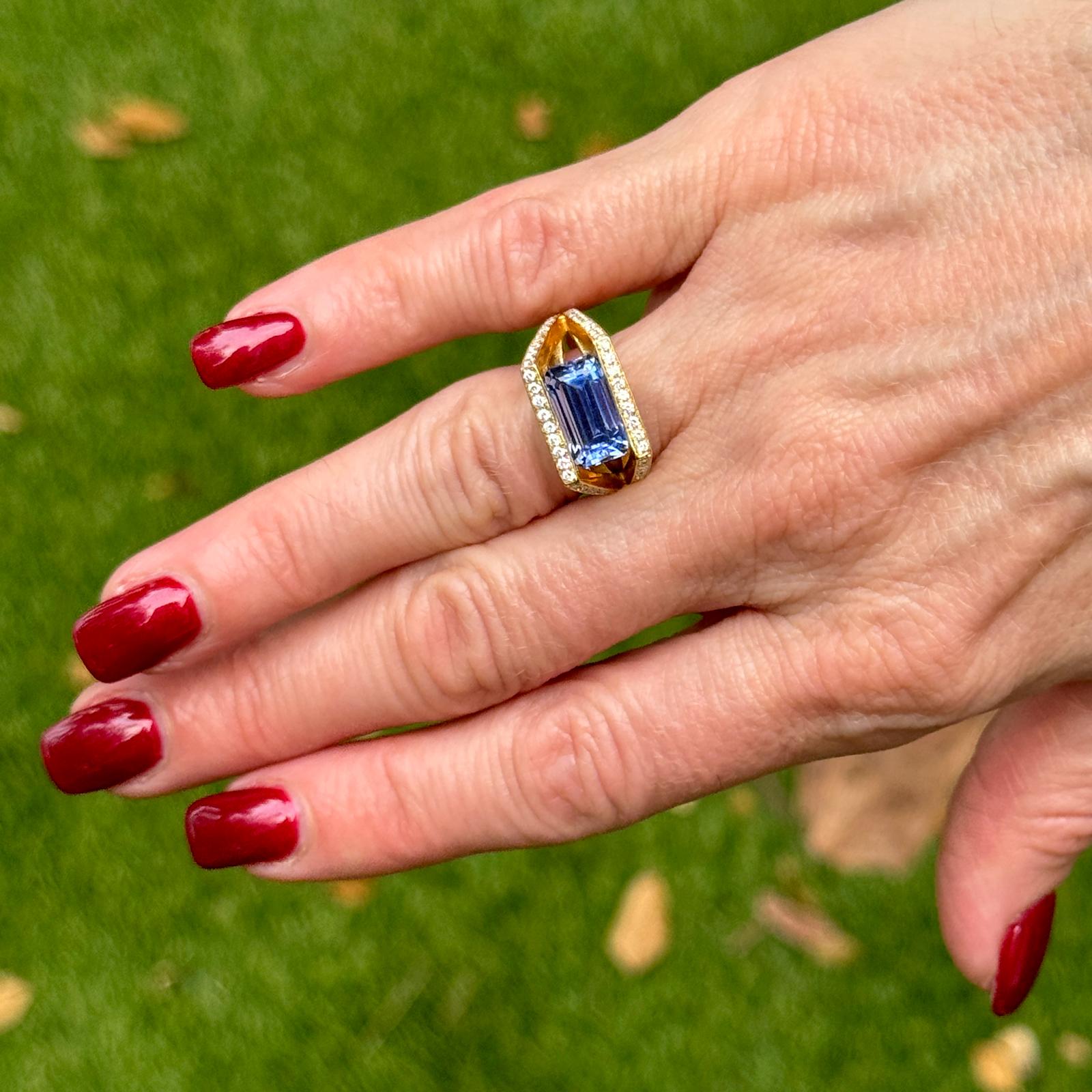 Modern 5-Carat Emerald Cut Natural Blue Sapphire Diamond 18K Yellow Gold Ring