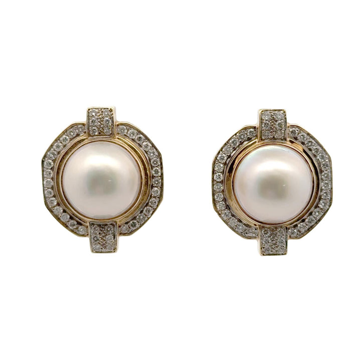 Late-20th Century Mabe Pearl Diamond 18 Karat Yellow Gold Leverback Earrings