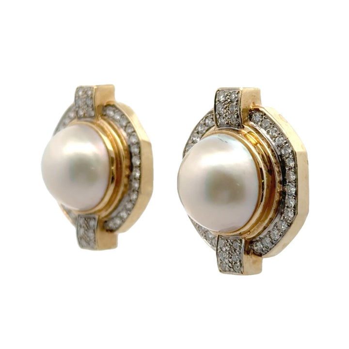 Late-20th Century Mabe Pearl Diamond 18 Karat Yellow Gold Leverback Earrings