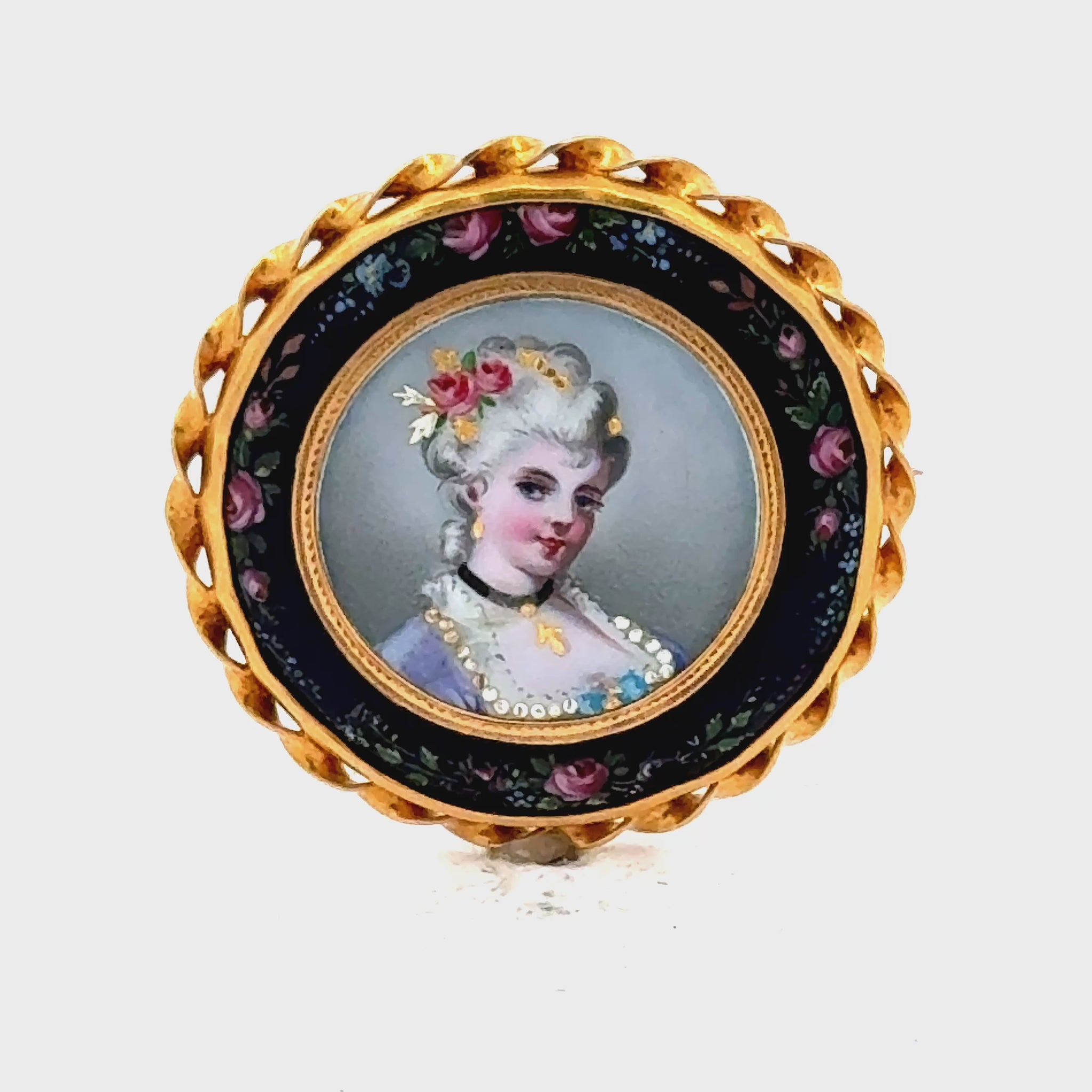 Victorian Painted Porcelain 18 Karat Yellow Gold Antique Brooch Pin