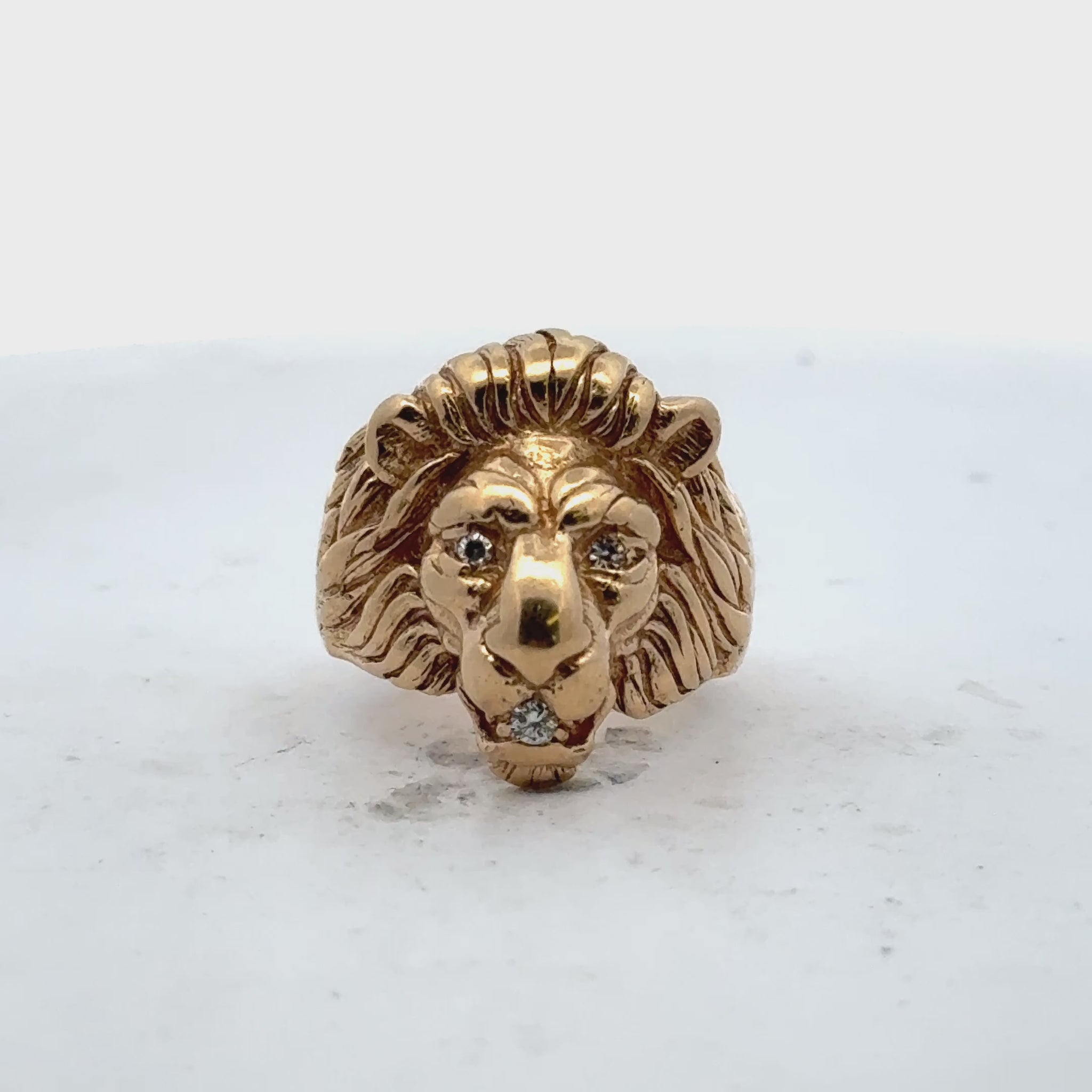 Diamond 14 Karat Yellow Gold Lion's Head Vintage Ring