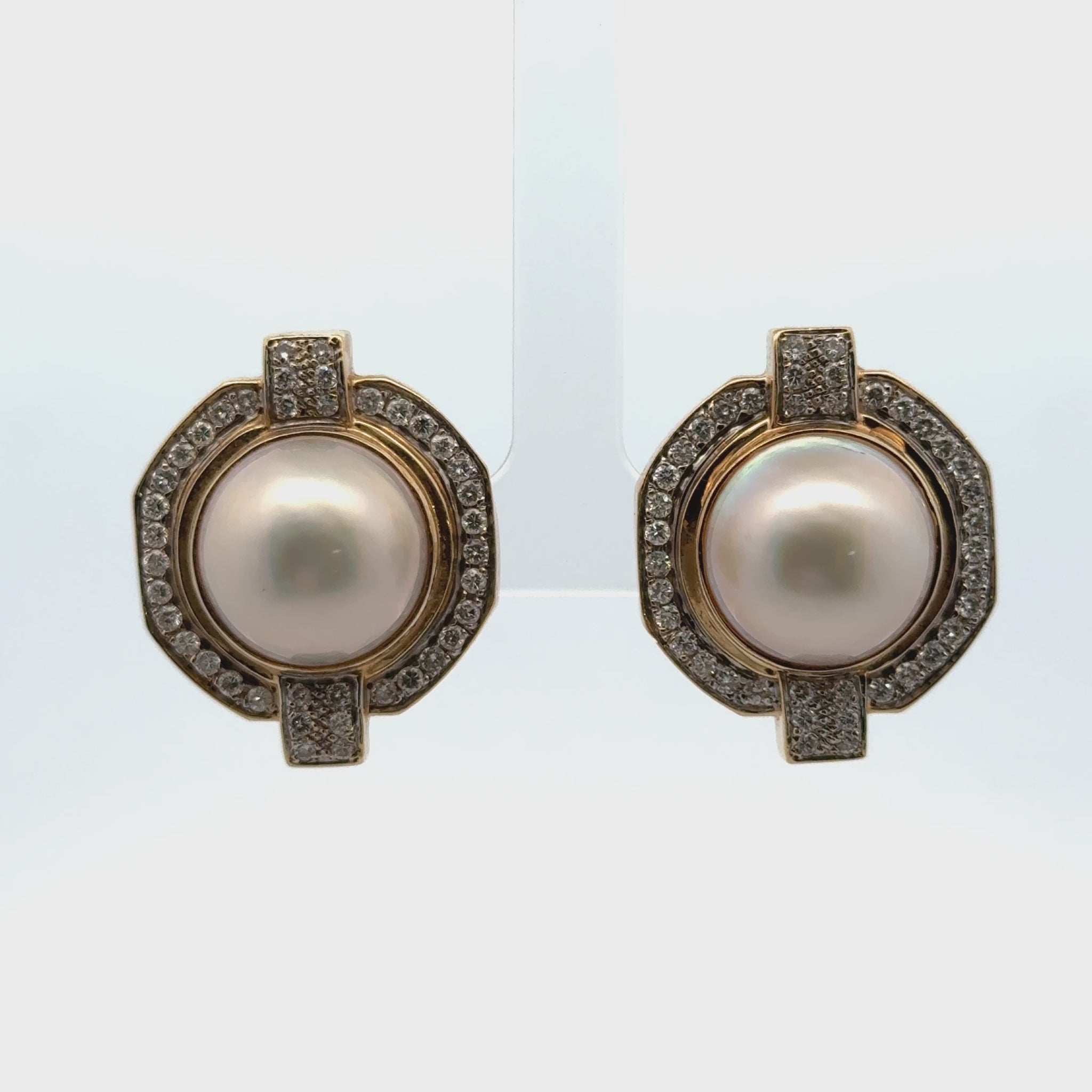 Late-20th Century Mabe Pearl Diamond 18 Karat Yellow Gold Leverback Earrings