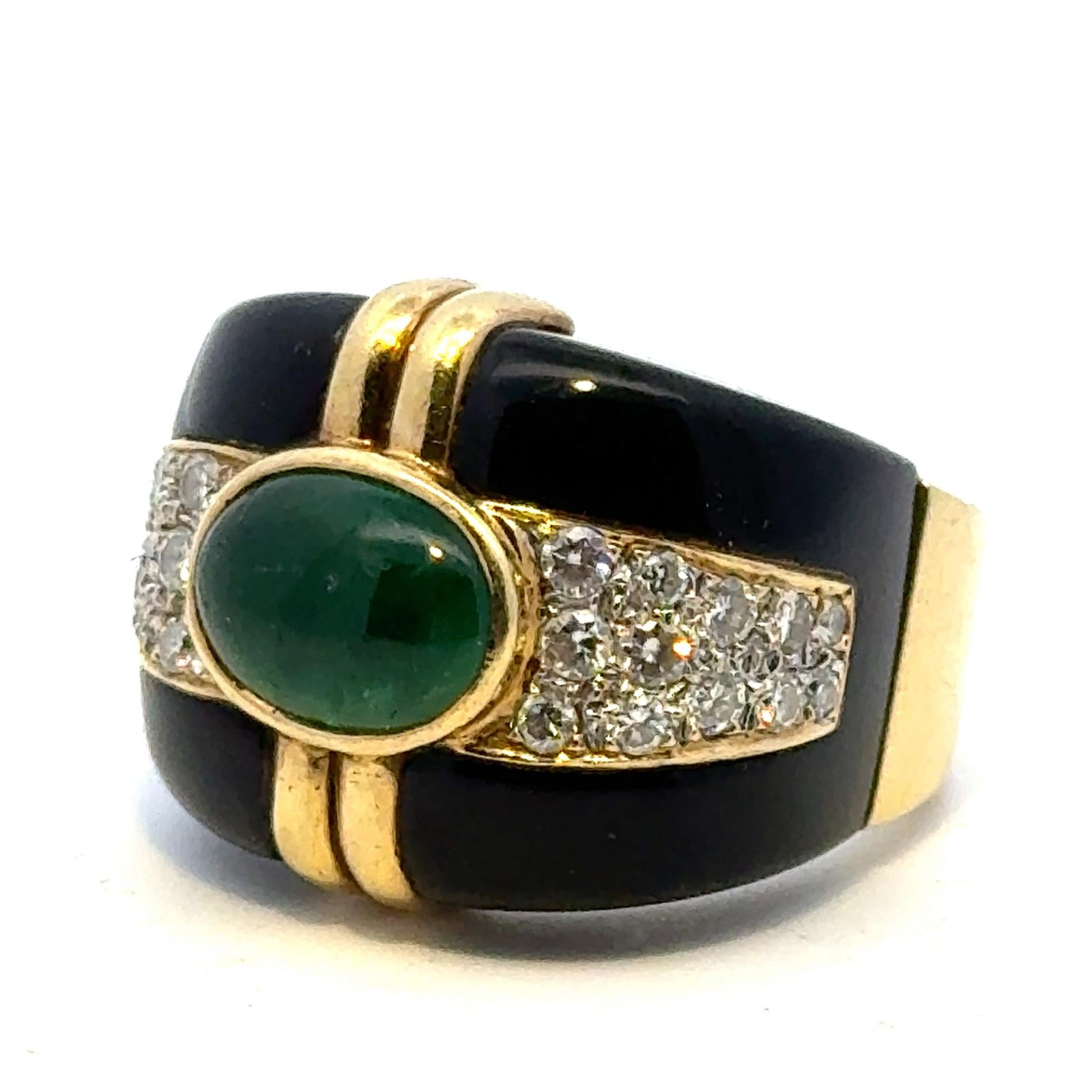 Emerald Onyx Diamond 18 Karat Yellow Gold Contemporary Vintage Cocktail Ring