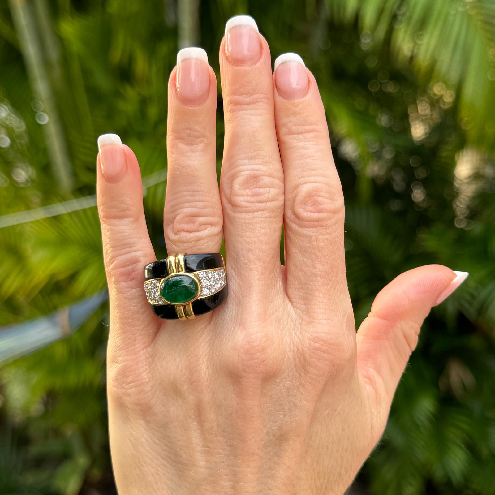 Emerald Onyx Diamond 18 Karat Yellow Gold Contemporary Vintage Cocktail Ring